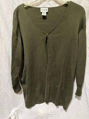 Clio Olive V-Neck Pullover Sweater